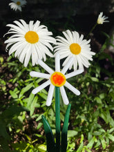 Daisy Plant Stake - Fused Glass Flower Garden Art