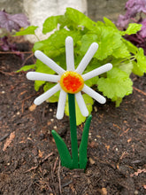 Daisy Plant Stake - Fused Glass Flower Garden Art